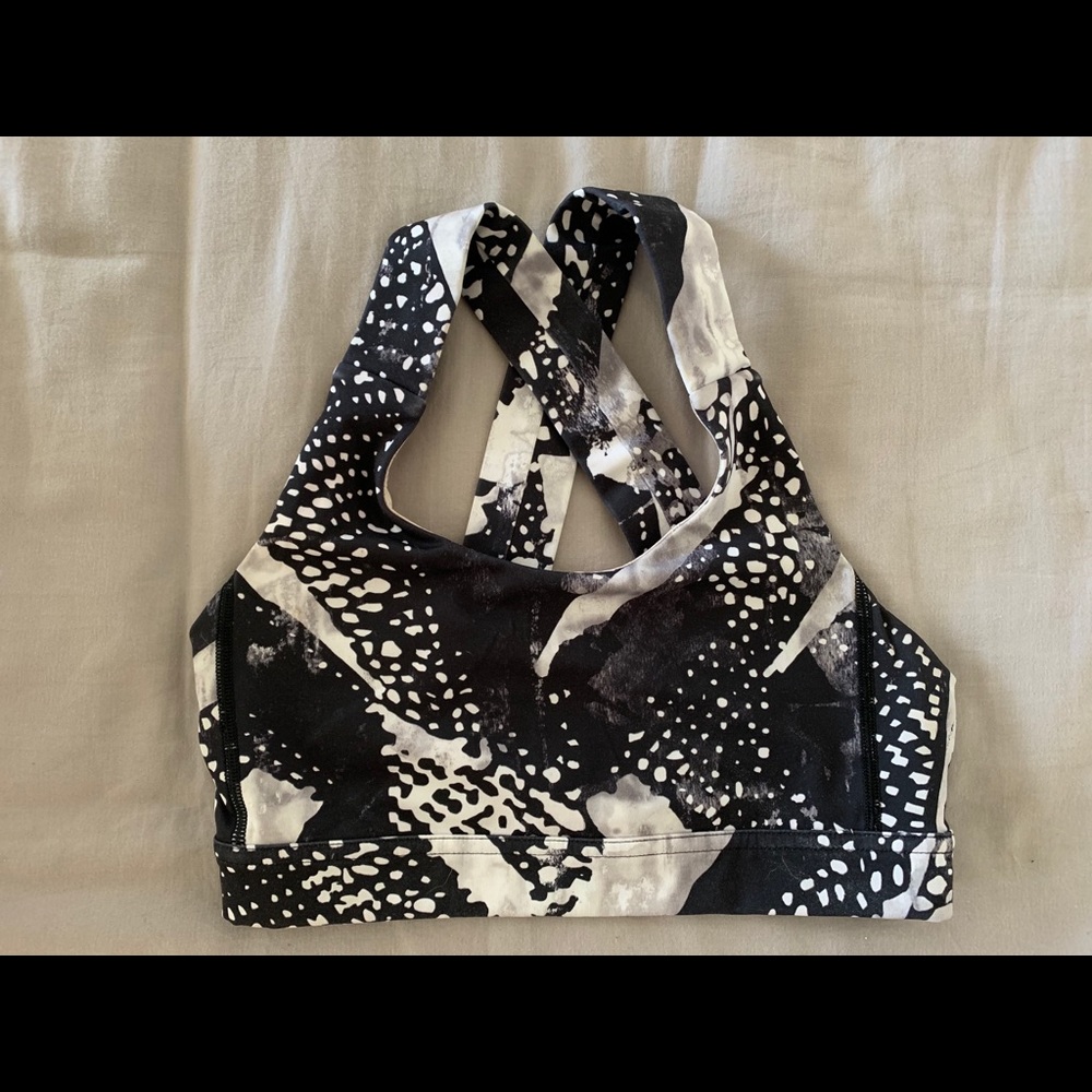 Lululemon sports bra